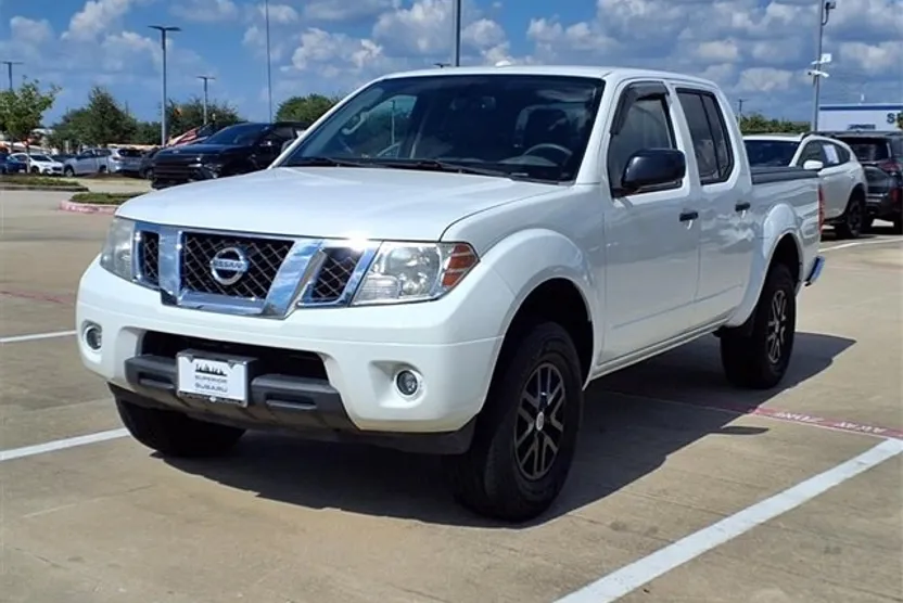 2017 Nissan Frontier SV photo 1