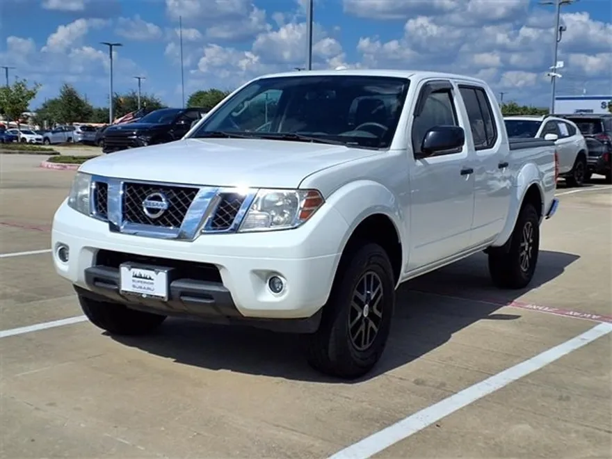 2017 Nissan Frontier SV photo 1