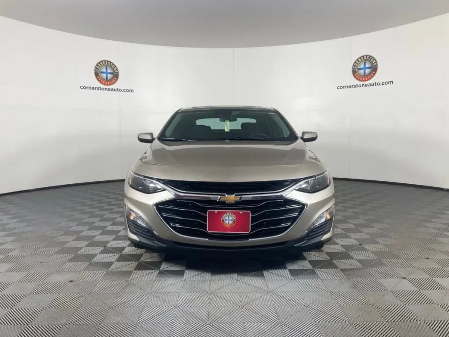 2024 Chevrolet Malibu 1LT photo 1