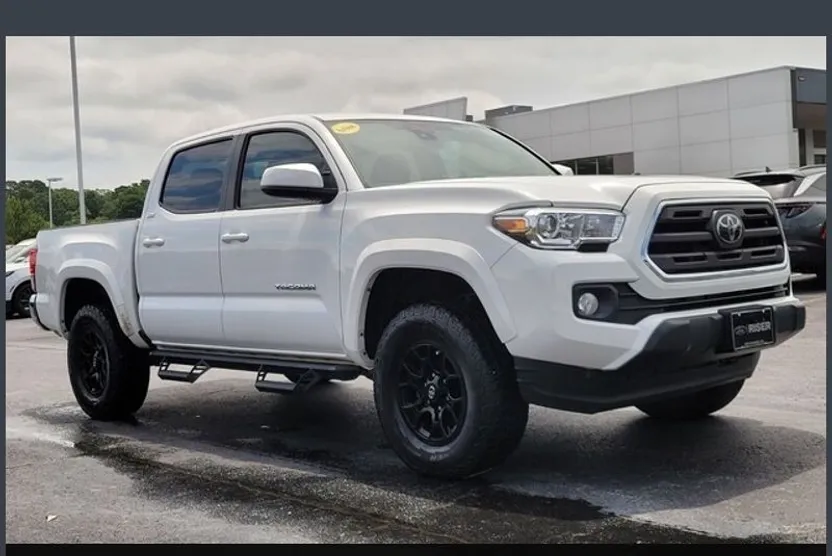 2019 Toyota Tacoma SR5 photo 1