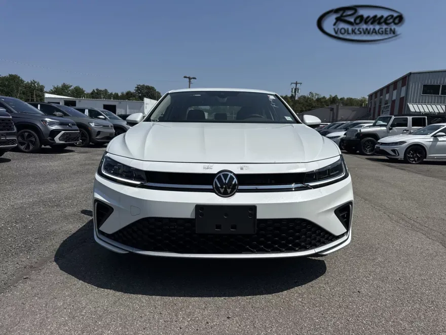 2025 Volkswagen Jetta 1.5T SE photo 1