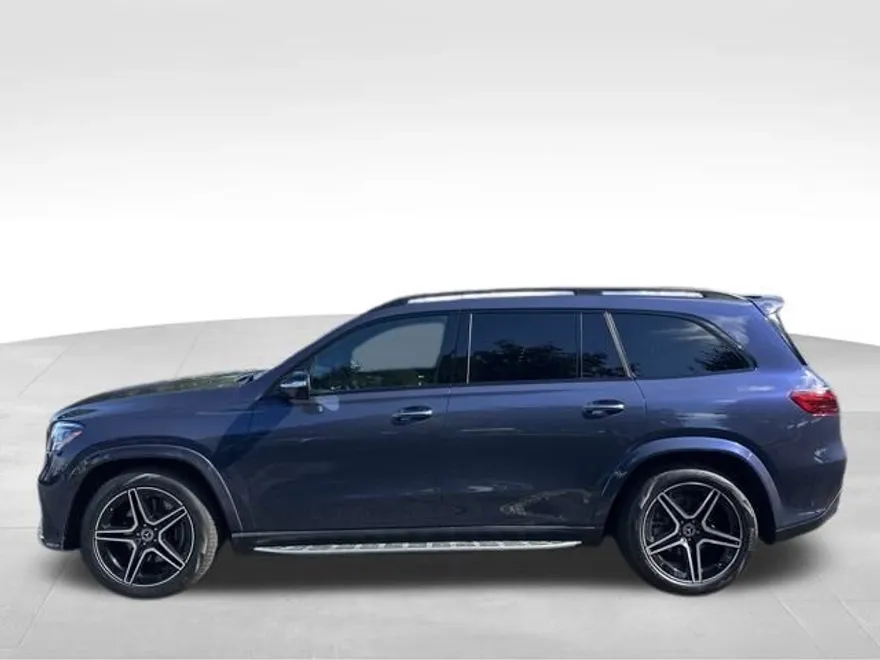 2026 Mercedes Benz GLS 450 4MATIC photo 1