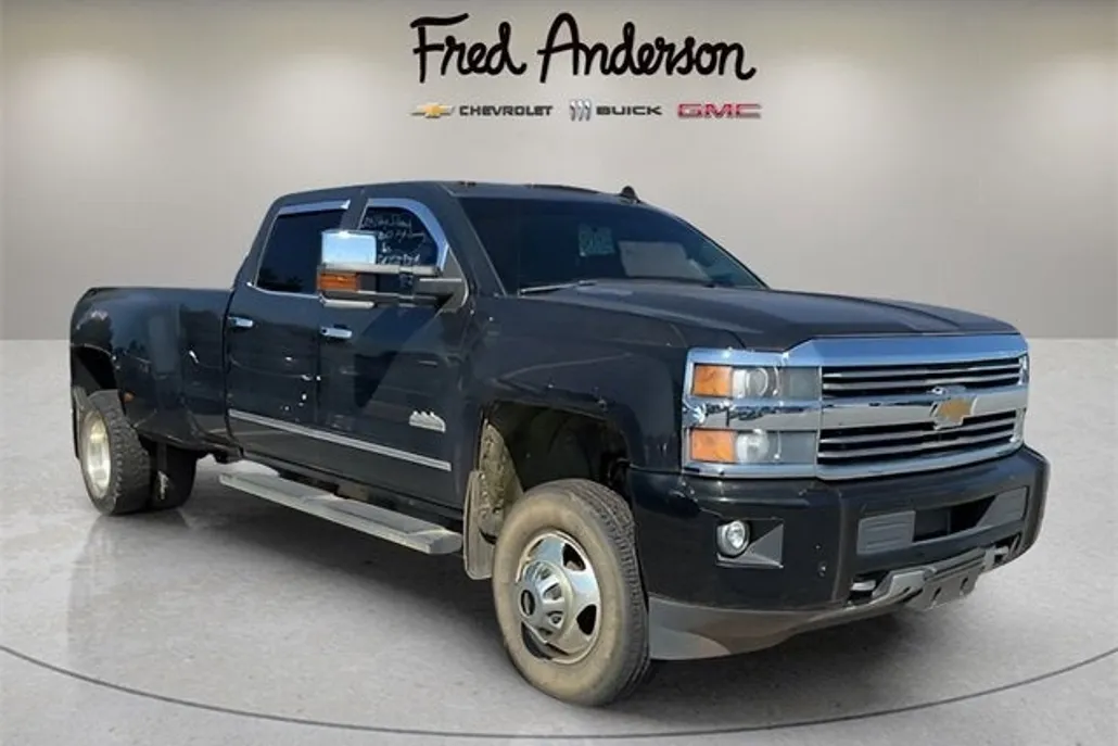 2015 Chevrolet Silverado 3500HD High Country photo 1