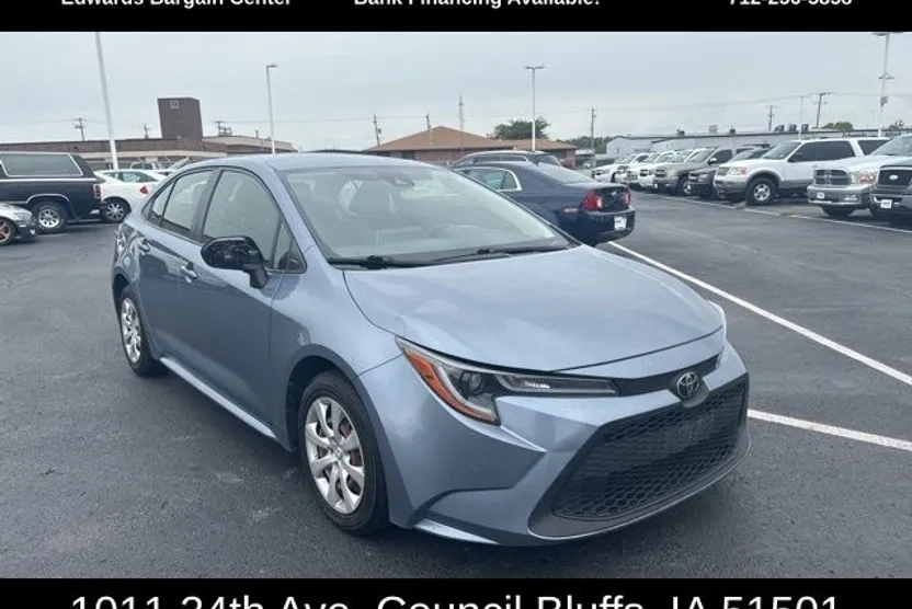 2020 Toyota Corolla LE photo 1