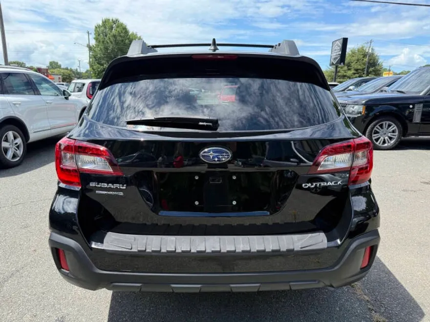 2018 Subaru Outback 2.5i Premium photo 1