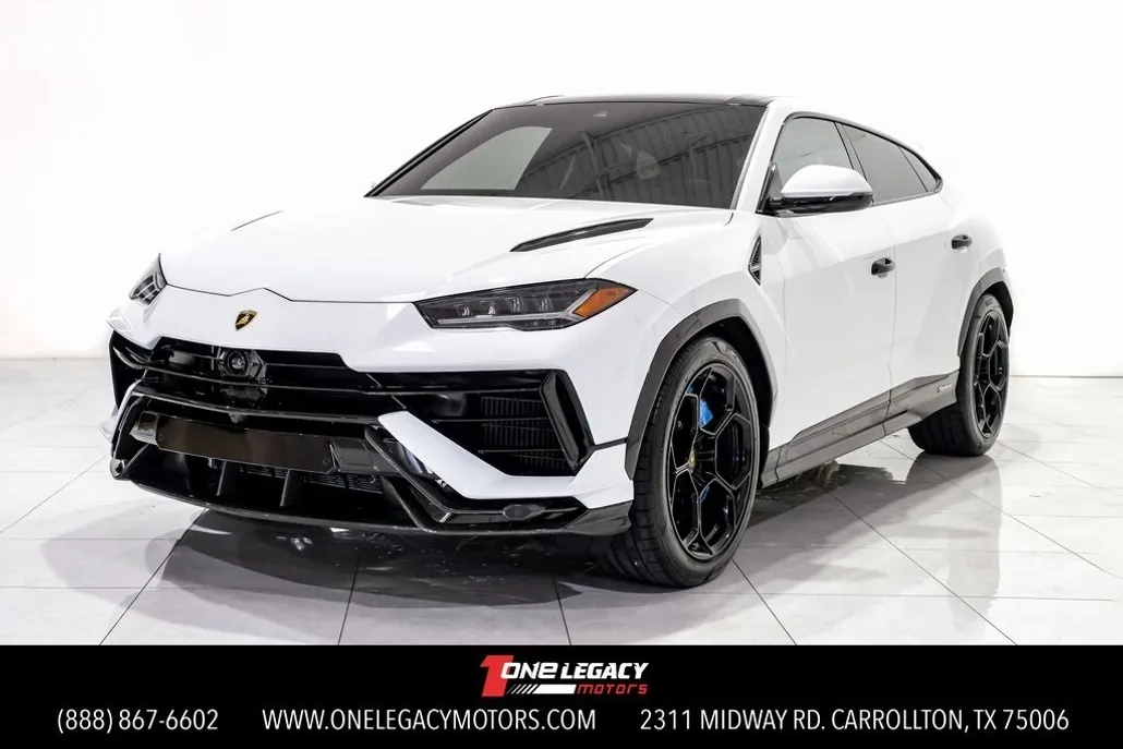 2024 Lamborghini Urus Performante photo 1