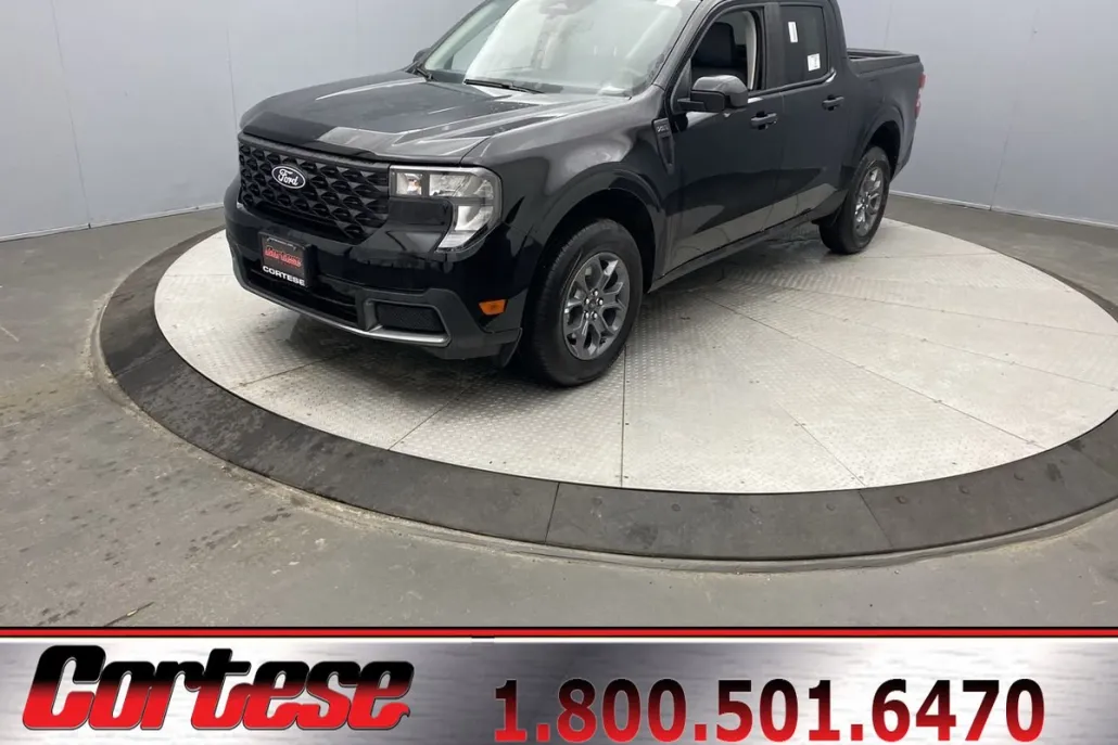 2025 Ford Maverick XLT photo 1
