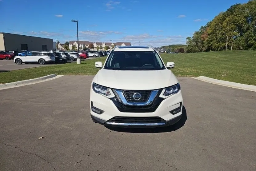 2020 Nissan Rogue SL photo 1