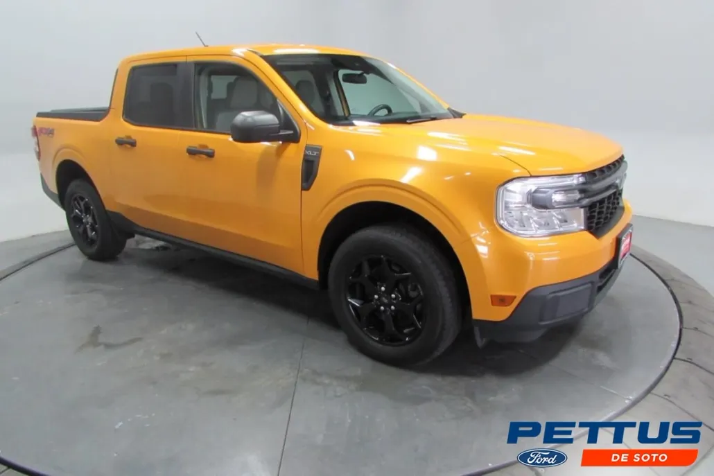2022 Ford Maverick XLT photo 1