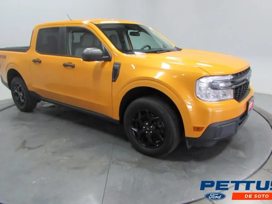 2022 Ford Maverick XLT photo 1