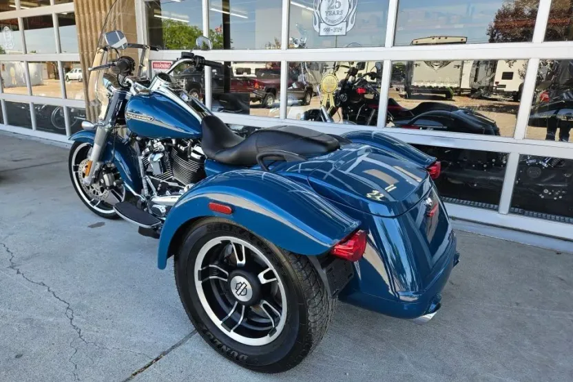 2021 Harley Davidson Freewheeler FLRT photo 1