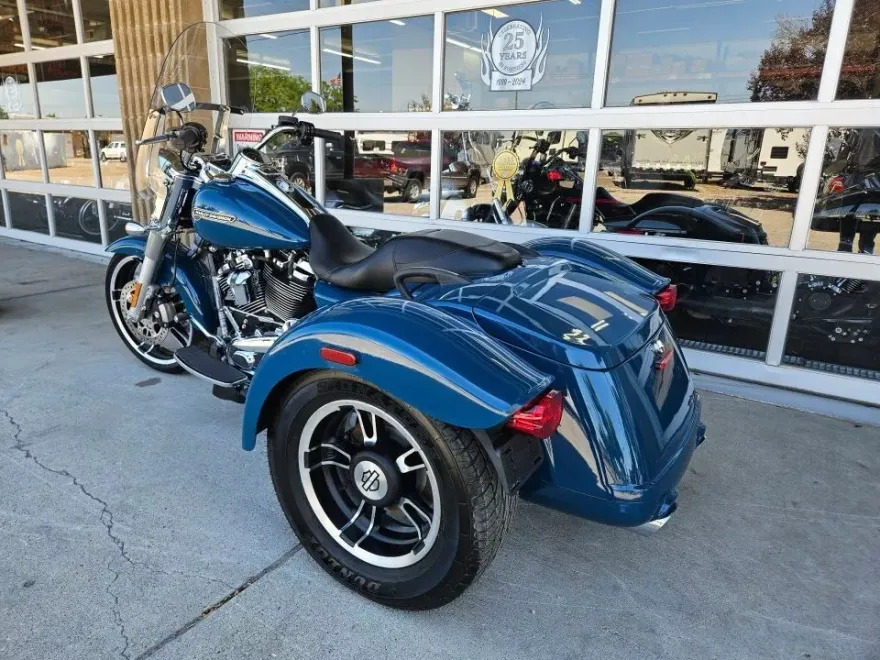 2021 Harley Davidson Freewheeler FLRT photo 1