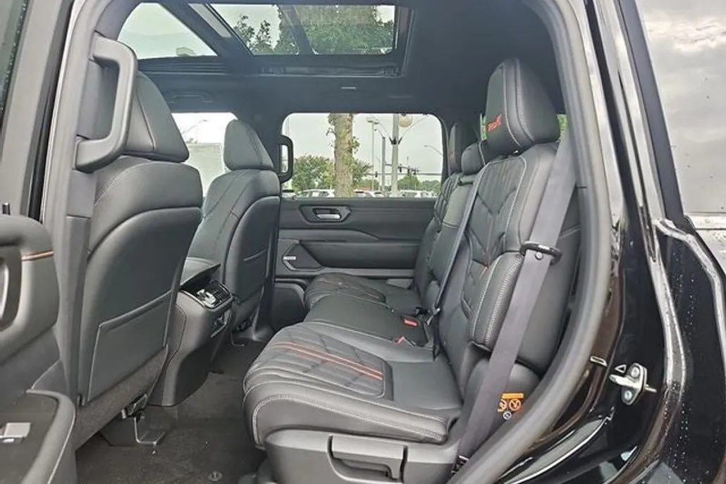 2025 Nissan Armada photo 1