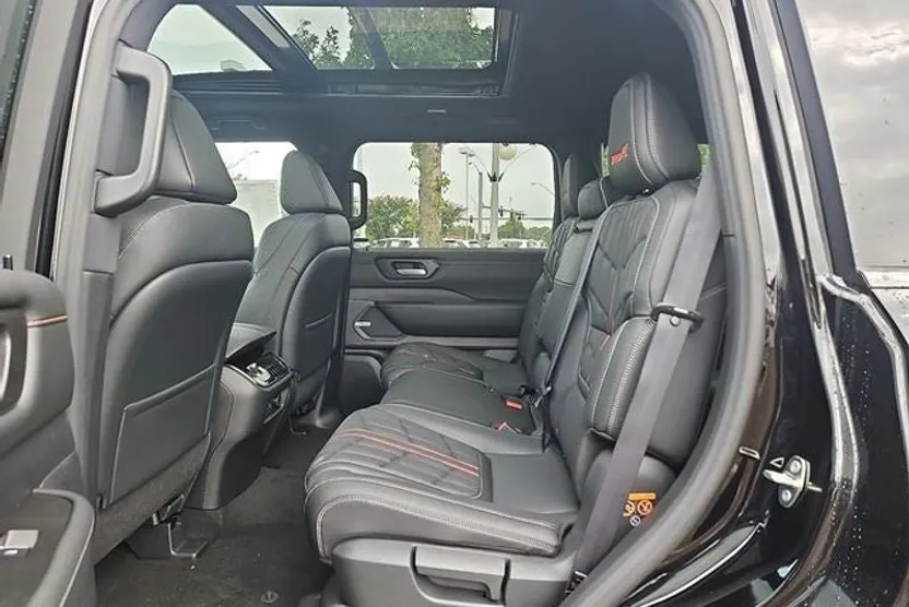 2025 Nissan Armada photo 1