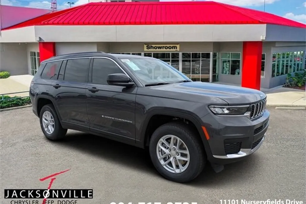 2025 Jeep Grand Cherokee Laredo photo 1