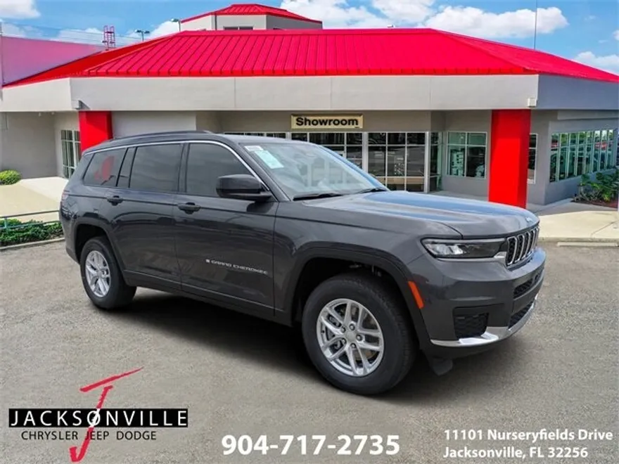 2025 Jeep Grand Cherokee Laredo photo 1