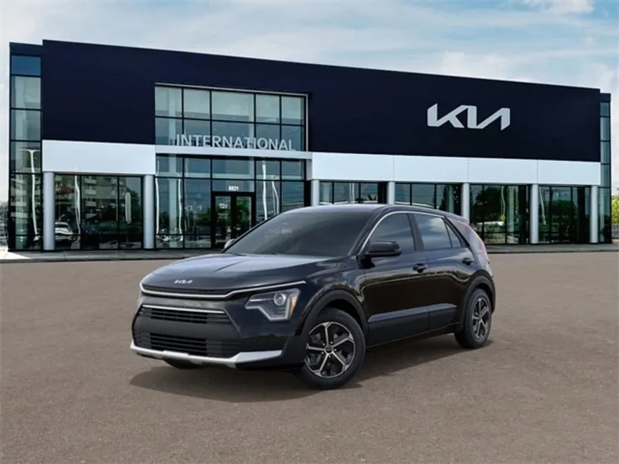 2025 Kia Niro LX photo 1