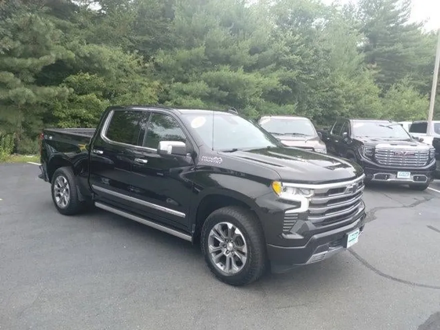 2024 Chevrolet Silverado 1500 High Country photo 1