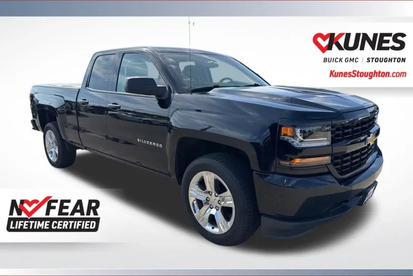 2016 Chevrolet Silverado 1500 Custom photo 1