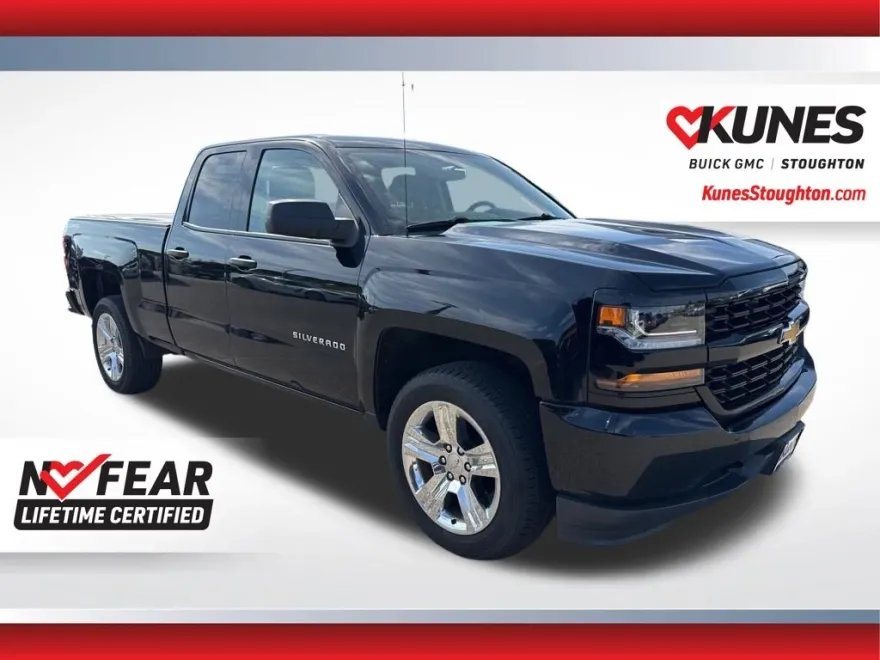 2016 Chevrolet Silverado 1500 Custom photo 1