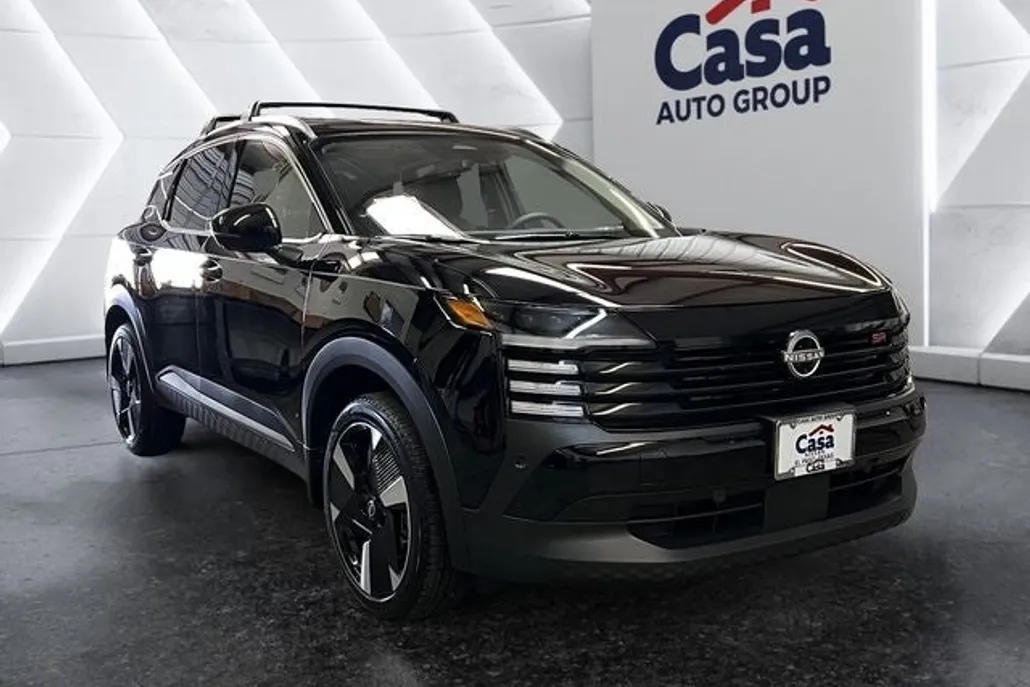 2025 Nissan Kicks SR photo 1