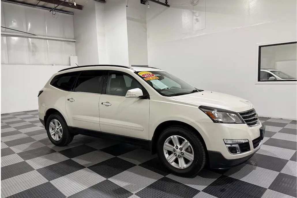 2014 Chevrolet Traverse 1LT photo 1