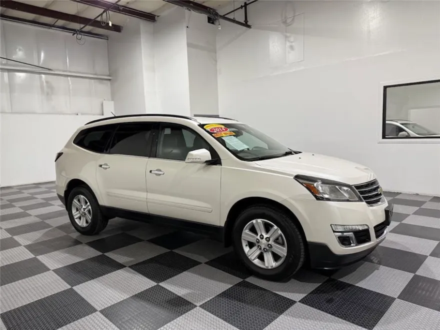 2014 Chevrolet Traverse 1LT photo 1
