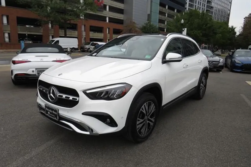 2025 Mercedes Benz GLA 250 4MATIC photo 1