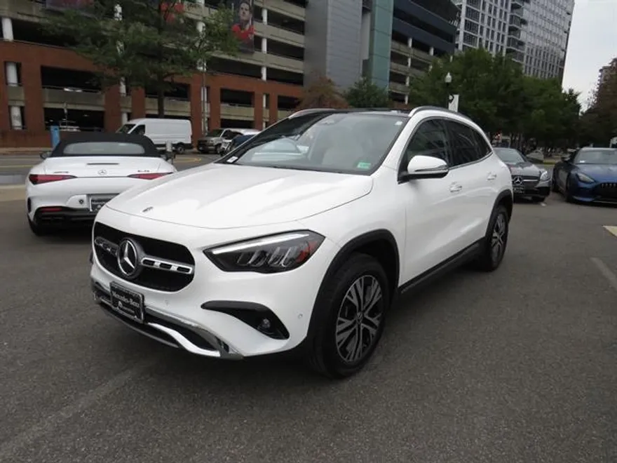 2025 Mercedes Benz GLA 250 4MATIC photo 1