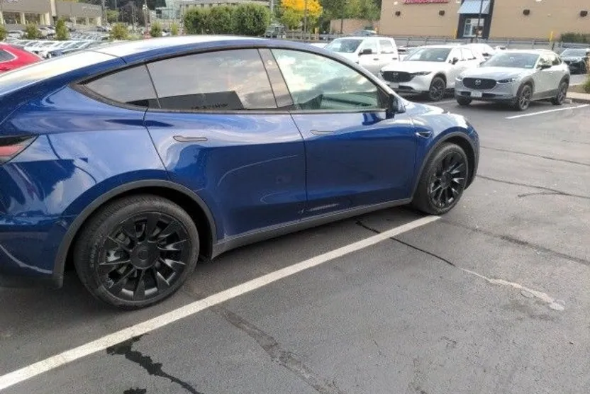 2021 Tesla Model Y Long Range photo 1