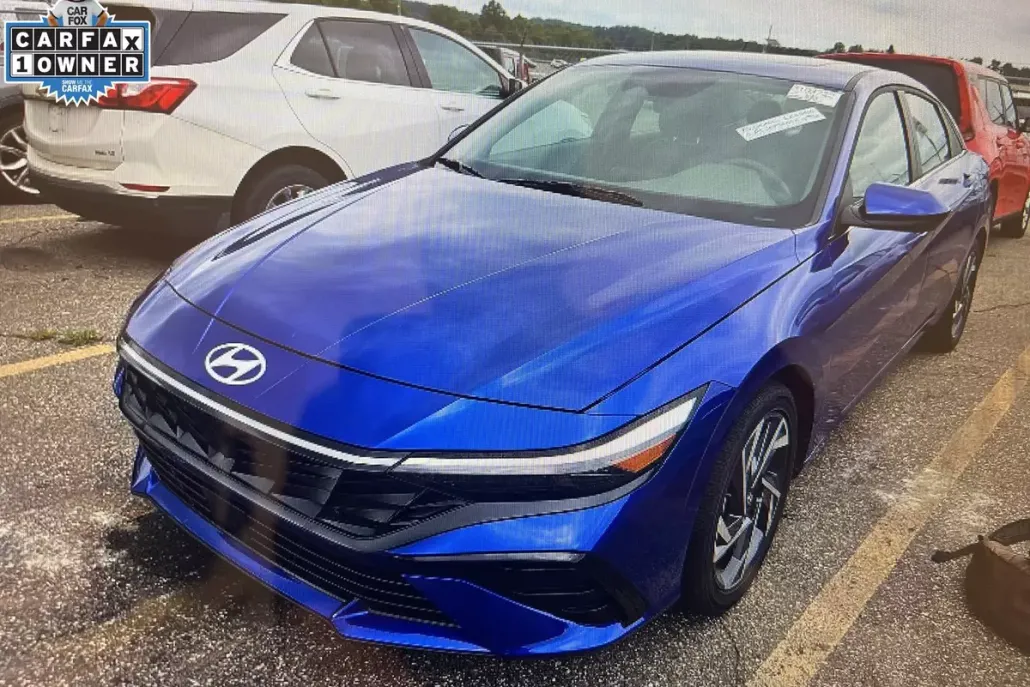 2025 Hyundai Elantra SEL Convenience photo 1
