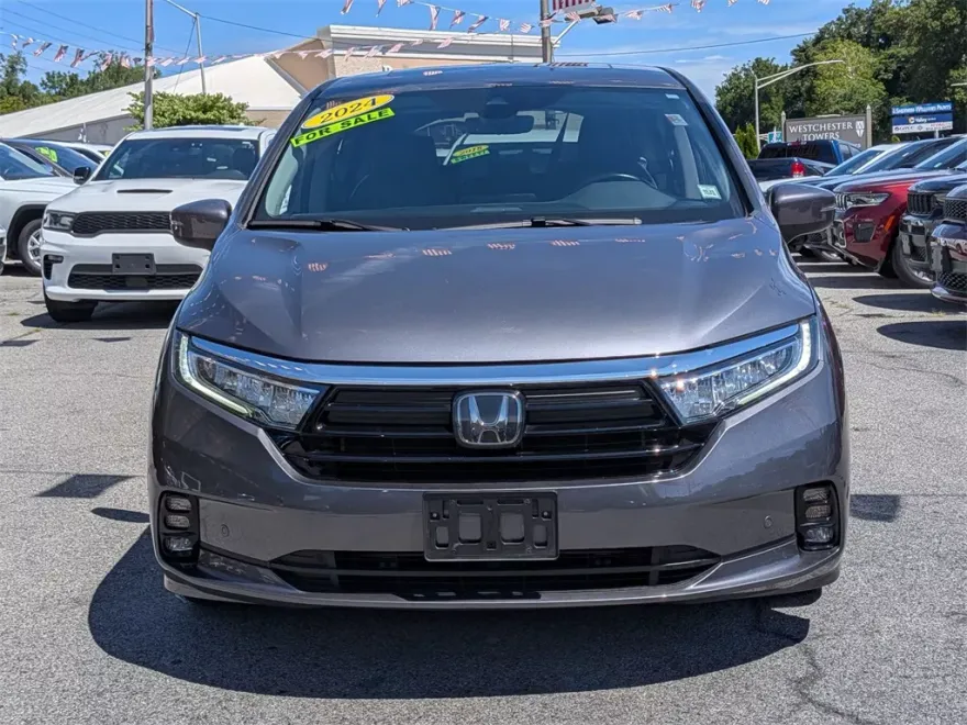 2024 Honda Odyssey Touring photo 1