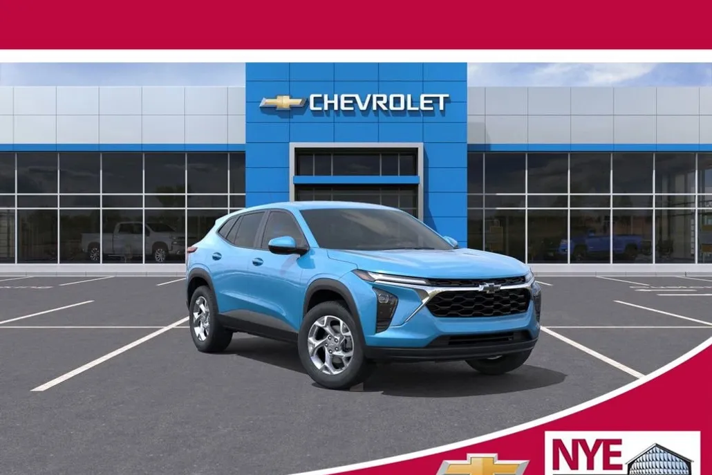 2025 Chevrolet Trax LS photo 1