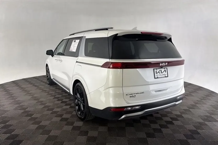 2022 Kia Carnival SX Prestige photo 1