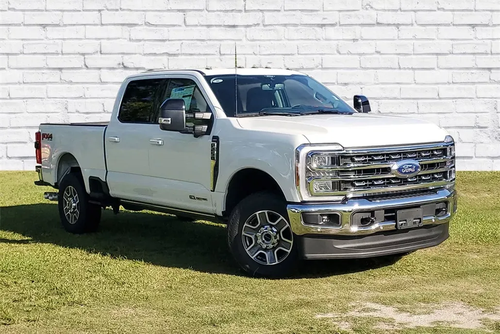 2025 Ford F-250 Lariat photo 1