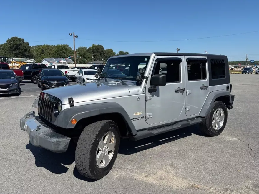 2008 Jeep Wrangler Unlimited Sahara photo 1