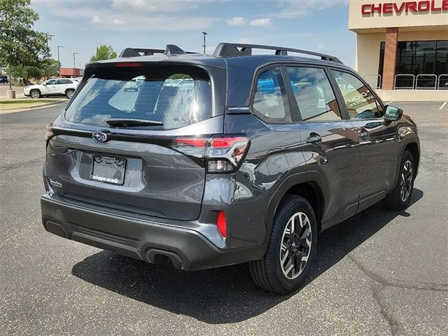 2025 Subaru Forester Base photo 1