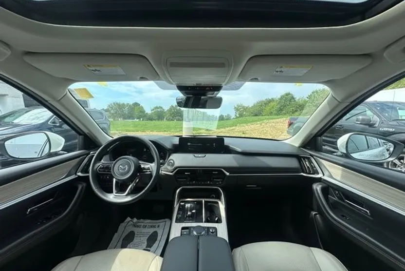 2024 Mazda CX-90 Premium photo 1