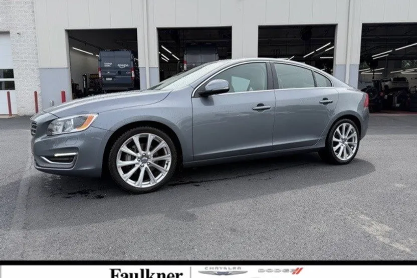 2017 Volvo S60 Inscription Platinum photo 1