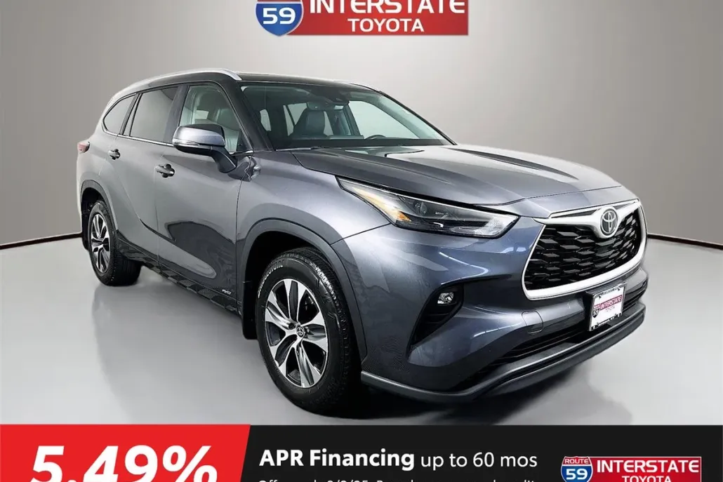 2025 Toyota Highlander Hybrid XLE photo 1