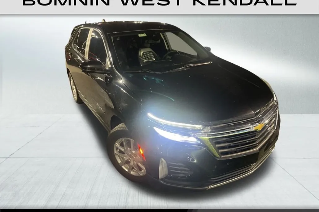 2023 Chevrolet Equinox LT photo 1