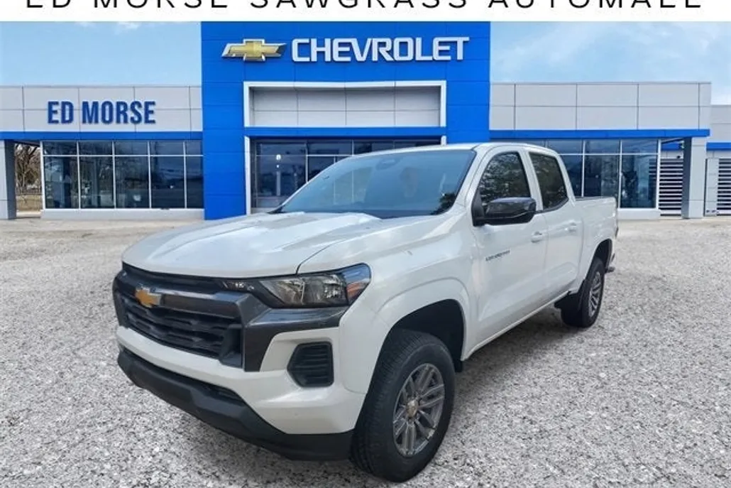 2025 Chevrolet Colorado Work Truck LT photo 1