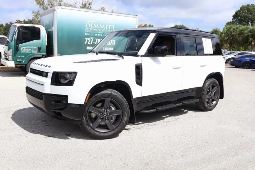 2025 Land Rover Defender 110 X-Dynamic SE photo 1