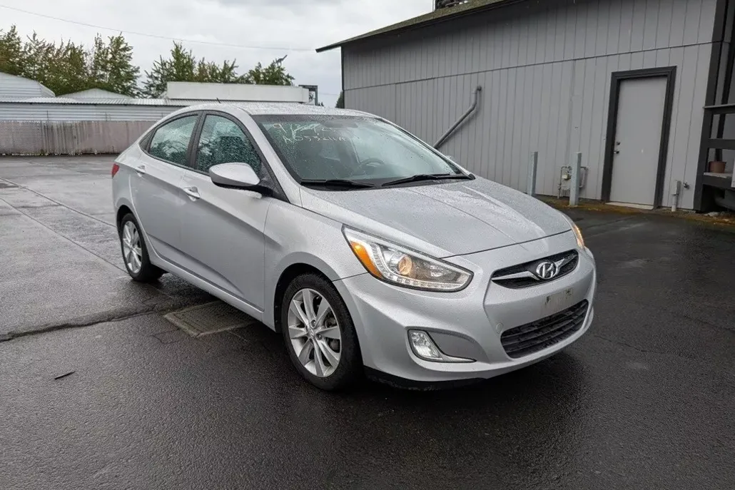2014 Hyundai Accent GLS photo 1