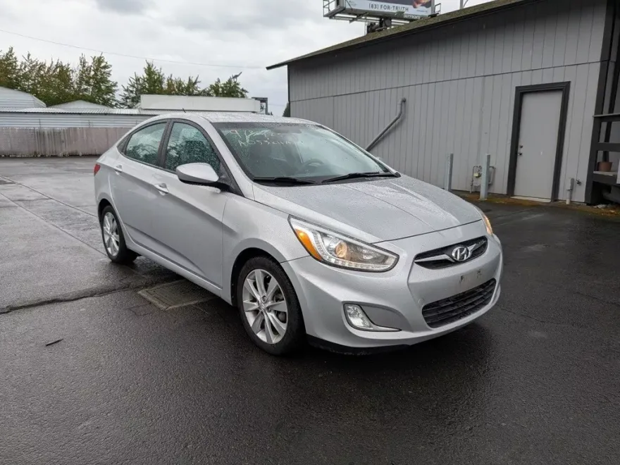 2014 Hyundai Accent GLS photo 1