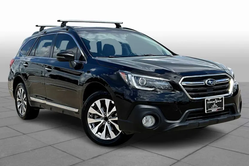 2018 Subaru Outback Touring photo 1