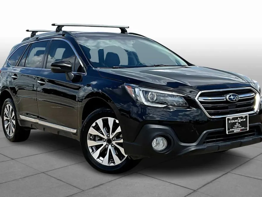 2018 Subaru Outback Touring photo 1