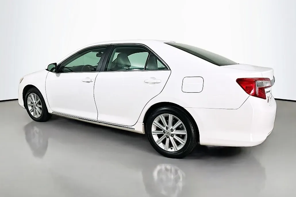 2013 Toyota Camry XLE photo 1