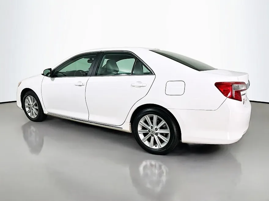 2013 Toyota Camry XLE photo 1