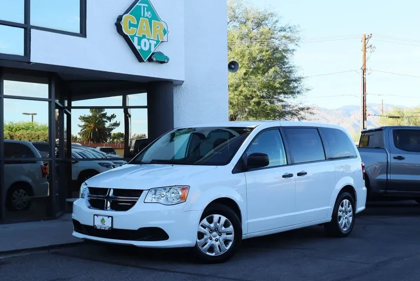 2020 Dodge Grand Caravan SE photo 1